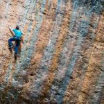 Nicolas BARTHOLOMÉ dans "Les mains savoneuses", 7b+ à Cantobre (12), France.