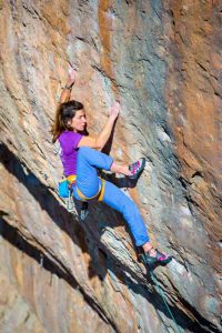 Camille DOUMAS dans "Madame Olive", 7b+ à Cantobre (12), France.