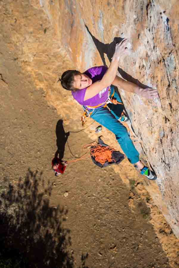Charlotte DURIF dans "Les mains savoneuses", 7b à Cantobre (12), France.