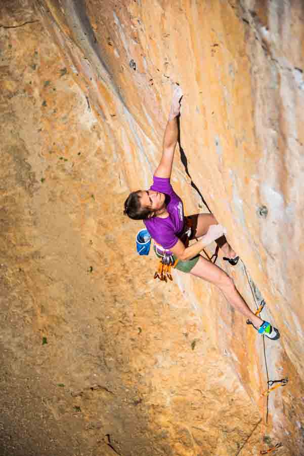 Charlotte DURIF dans "C'est pas Noël pour Jean", 7c à Cantobre (12), France.