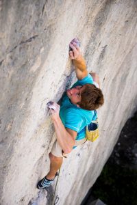 Séb BOUIN dans "Magie Blanche", 8b+, Mouriès.