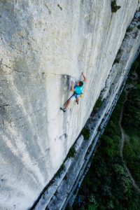 Séb BOUIN dans "Magie Blanche", 8b+, Mouriès.