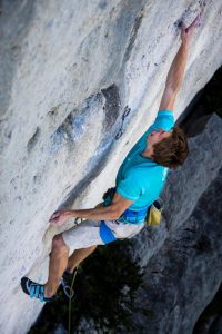 Séb BOUIN dans "Magie Blanche", 8b+, Mouriès.
