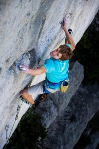 Séb BOUIN dans "Magie Blanche", 8b+, Mouriès.