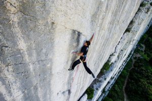 Zacharie De SMIDT dans "Magie Blanche", 8b+, Mouriès.