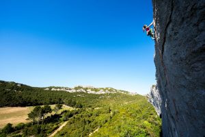 Charlotte DURIF dans "Au Bout du Monde", 7c, Mouriès.