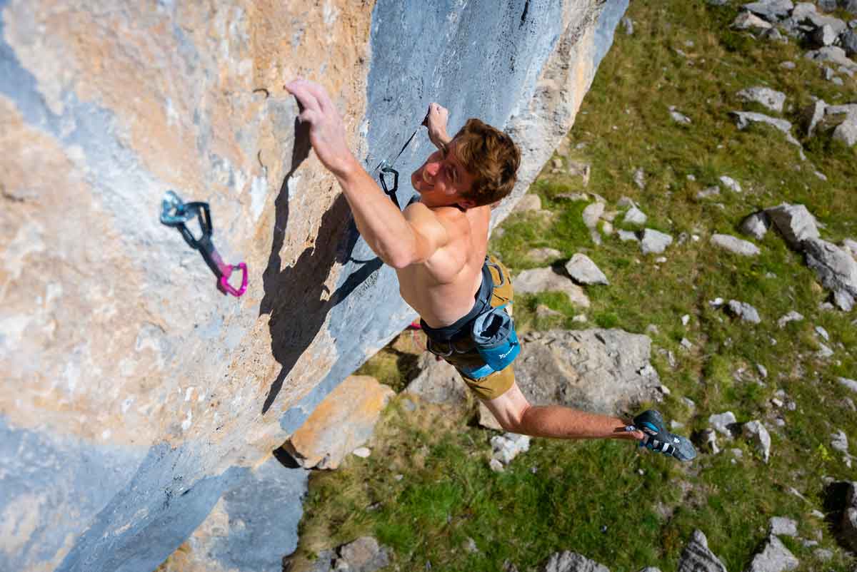 Seb Bouin dans un 9a La Mortice