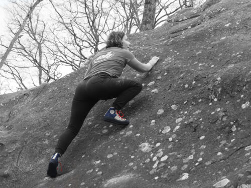 Escalade vintage en Super Grattons à Fontainebleau - Justine Taillebois team EB