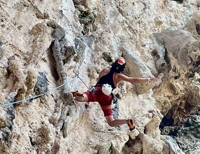 voie escalade à sikati cave